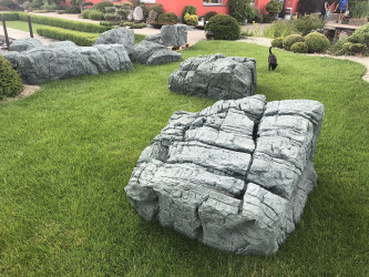 Giant rock model 1 - umělý kámen šedý 127 x 120 cm